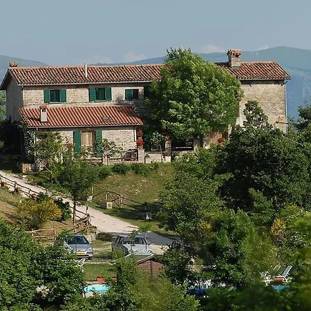 Sleeps 4 Pool Wifi Willa